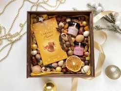 Подарочные набор конфет и орехов в деревянном боксе, , 84.00 BYN, pn446, , Подарки на Новый Год